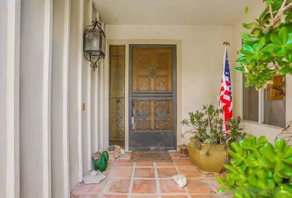 17473 Plaza Abierto #32, San Diego, CA 92128