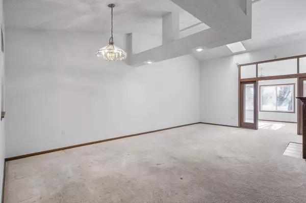 14902 Bittersweet CT, Rosemount, MN 55068