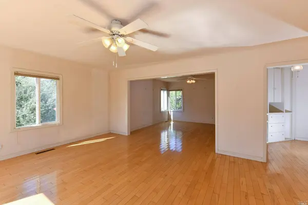 1076 Shetler AVE, Napa, CA 94559