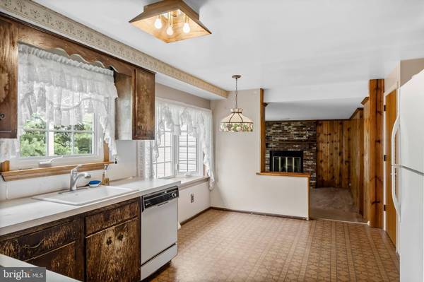 100 OAKWOOD DR, Cinnaminson, NJ 08077