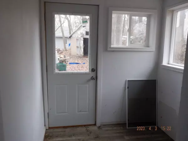 6050 W Guernsey Lake Road, Delton, MI 49046