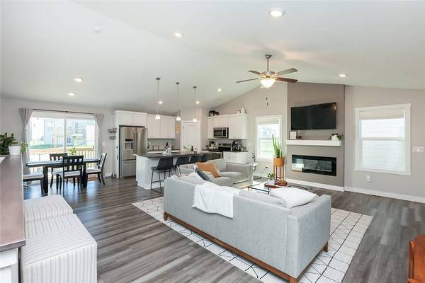 1125 NE 19th Street, Grimes, IA 50111