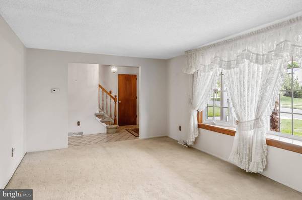 100 OAKWOOD DR, Cinnaminson, NJ 08077