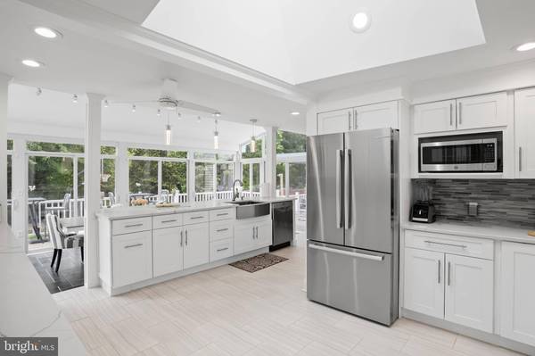 96 WESTBROOK DR, Moorestown, NJ 08057