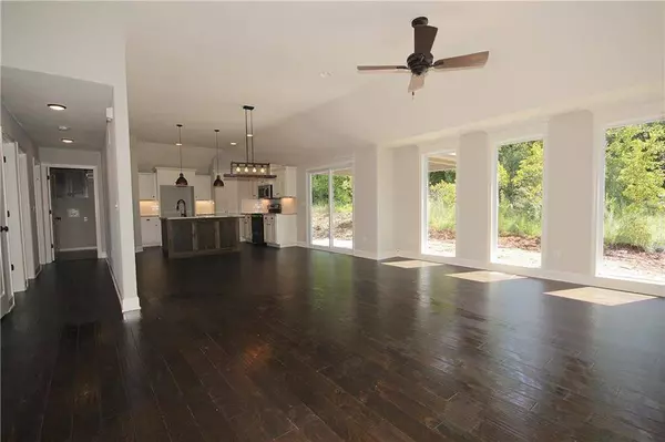 1002 NW Crestwood DR, Grain Valley, MO 64029