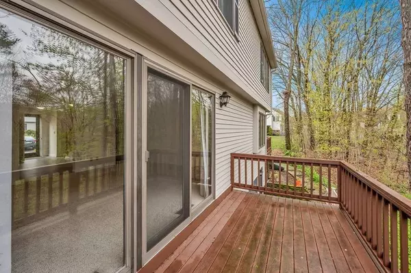 17 Carriage Ct #17, Merrimac, MA 01860