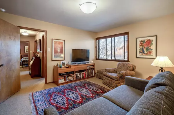 208 Canada WAY, White Rock, NM 87547