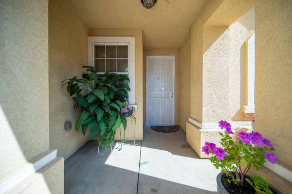 1452 Serna Avenue, Orange Cove, CA 93646