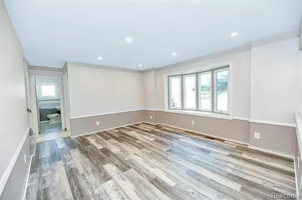 23418 RECREATION Street, St. Clair Shores, MI 48082