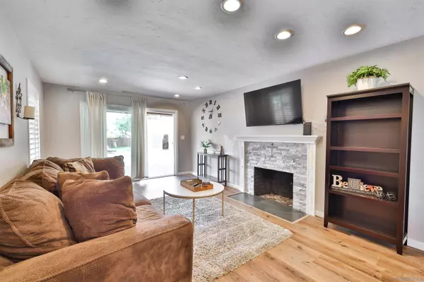 13008 Mapleview St, Lakeside, CA 92040