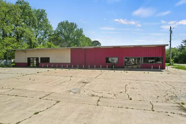 101 E 5th Street, Winfield, TX 75493