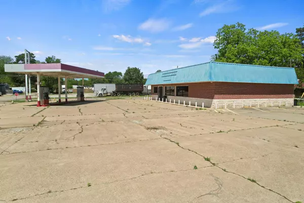 101 E 5th Street, Winfield, TX 75493