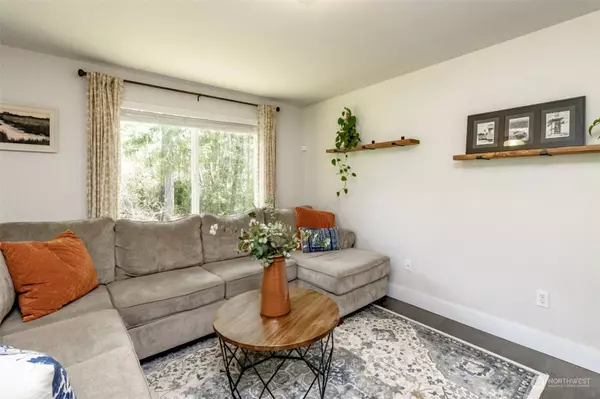 221 195th AVE SW, Lakebay, WA 98349