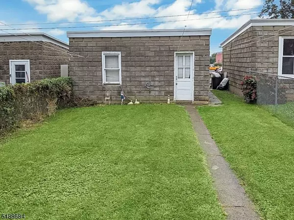 80 Heckman St, Phillipsburg Town, NJ 08865