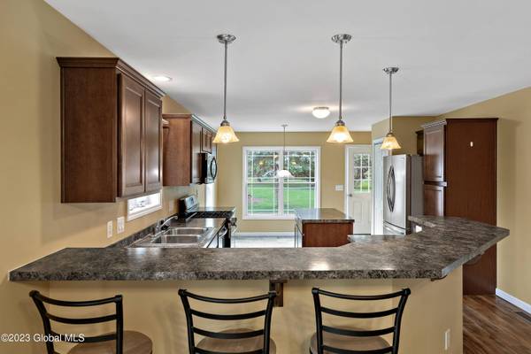 90 Bentley Drive, Schaghticoke, NY 12182