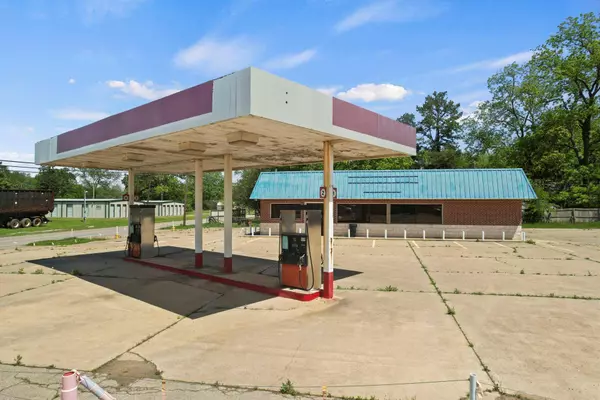 101 E 5th Street, Winfield, TX 75493