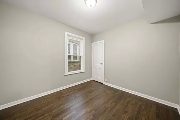 1221 N Massasoit Avenue, Chicago, IL 60651