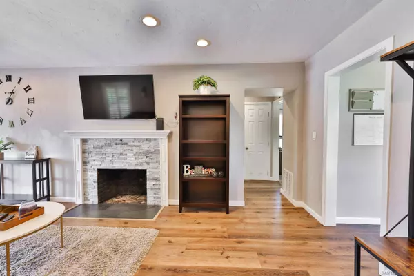 13008 Mapleview St, Lakeside, CA 92040