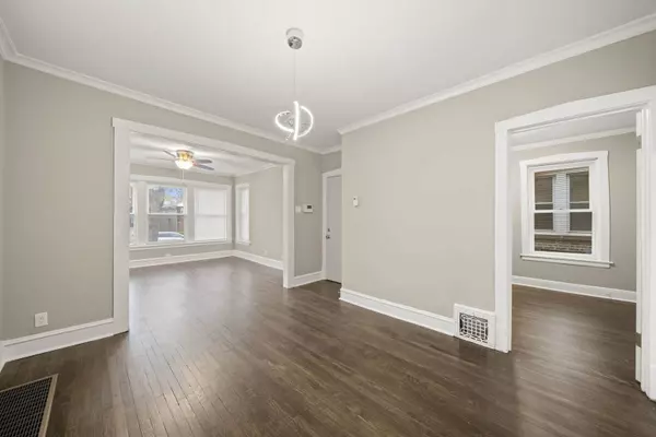 1221 N Massasoit Avenue, Chicago, IL 60651