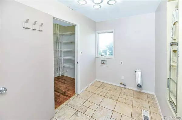 23418 RECREATION Street, St. Clair Shores, MI 48082