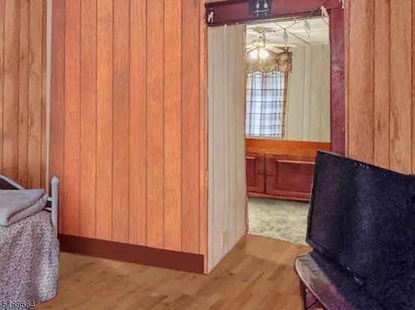 80 Heckman St, Phillipsburg Town, NJ 08865