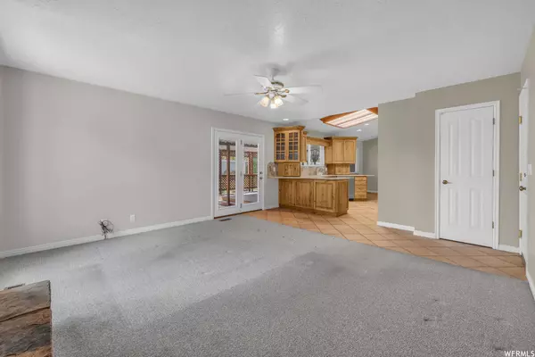 8714 S PIPER LN, Sandy, UT 84093