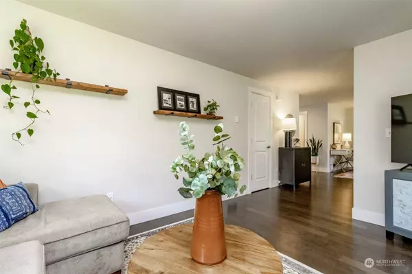 221 195th AVE SW, Lakebay, WA 98349