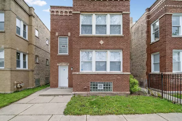 1221 N Massasoit Avenue, Chicago, IL 60651