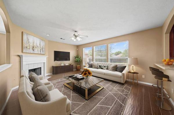 4704 Lakefront Terrace CT, Pearland, TX 77584