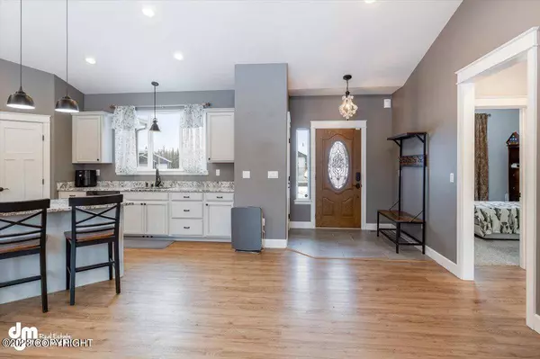 7446 W Leighton CIR, Wasilla, AK 99623