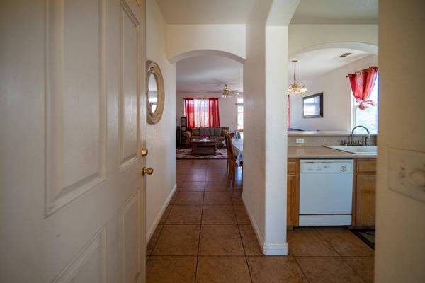 1452 Serna Avenue, Orange Cove, CA 93646