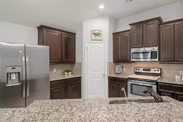 2101 Danibelle Drive, Heartland, TX 75126