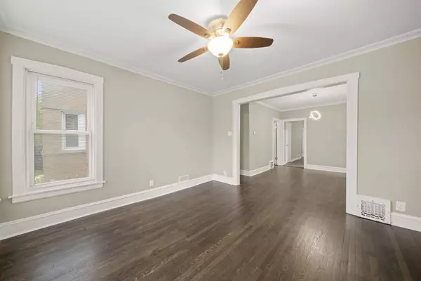 1221 N Massasoit Avenue, Chicago, IL 60651