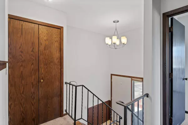 6330 Dawn WAY, Inver Grove Heights, MN 55076