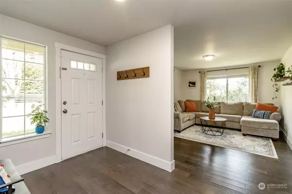 221 195th AVE SW, Lakebay, WA 98349