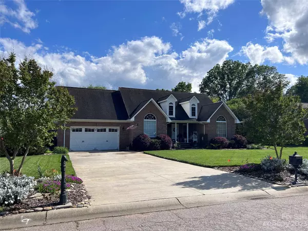 2641 Willis DR, Harrisburg, NC 28075