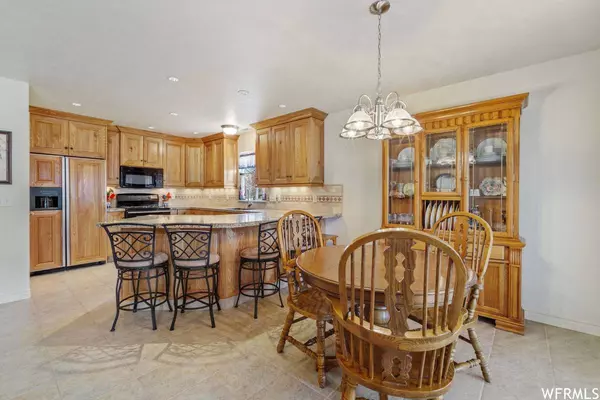 181 S IRONSIDE WAY W, Farmington, UT 84025