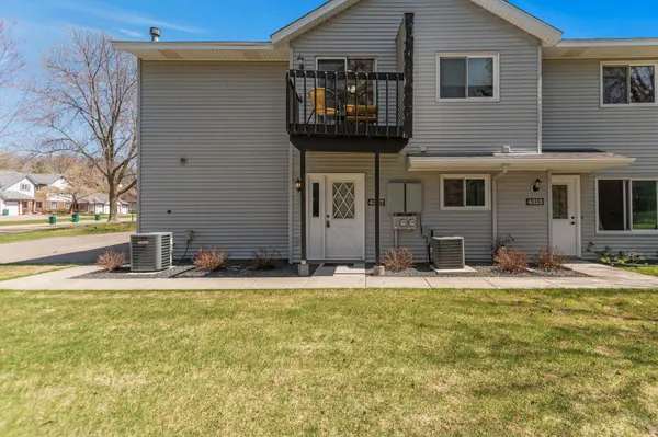 4317 Parkview CT, Vadnais Heights, MN 55127