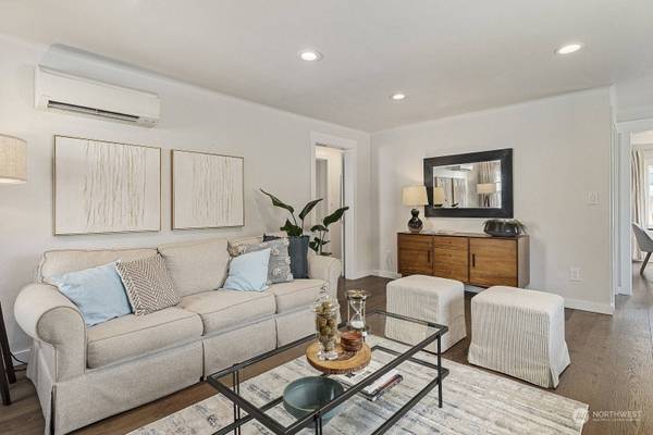 10236 62nd AVE S, Seattle, WA 98178