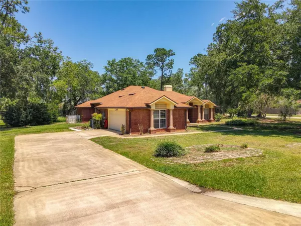 390 RUTH JENNINGS DR, Debary, FL 32713