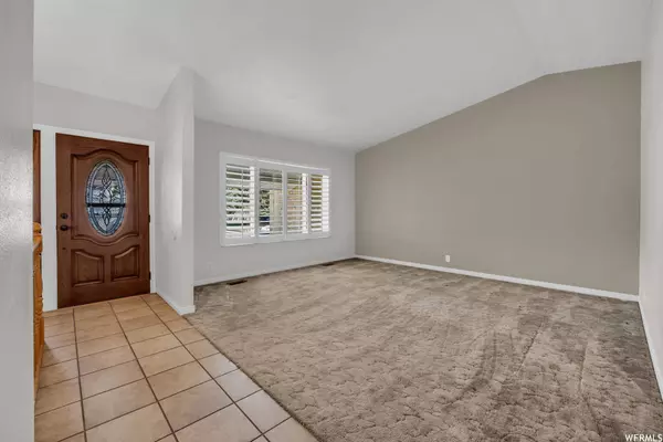 8714 S PIPER LN, Sandy, UT 84093