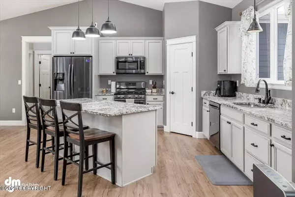 7446 W Leighton CIR, Wasilla, AK 99623