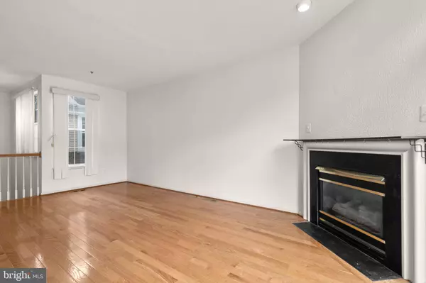 10319 ROYAL WOODS CT, Montgomery Village, MD 20886