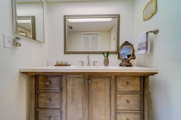 209 MARY DR #7, Oldsmar, FL 34677