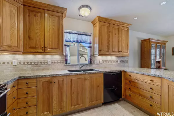 181 S IRONSIDE WAY W, Farmington, UT 84025