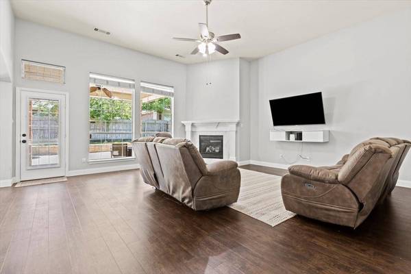 4302 Wildbriar Lane, Mansfield, TX 76063