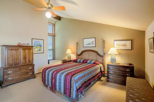 208 Canada WAY, White Rock, NM 87547