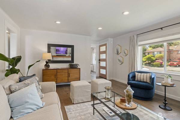 10236 62nd AVE S, Seattle, WA 98178