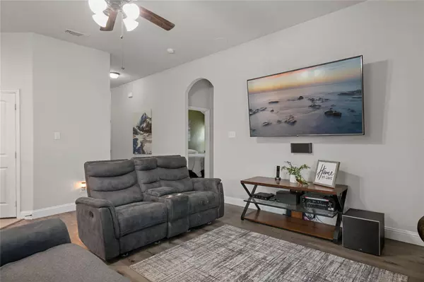 2101 Danibelle Drive, Heartland, TX 75126