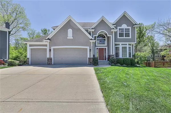 521 NE Jasper CIR, Lee's Summit, MO 64064